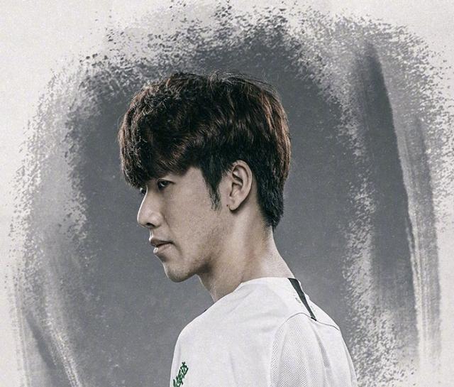 表现吸引了 表现吸引了