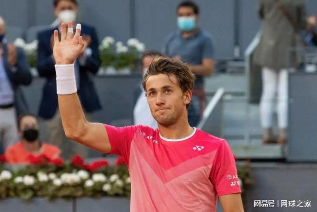 的焦点都聚 的焦点都聚